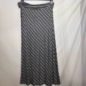 Girls Joey Black & Gray Diagonal Stripe Maxi Skirt Size XL